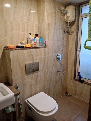 Swimming Pool in 1.5 BHK Apartment at Lodha Amara, Kolshet Road – for Sale