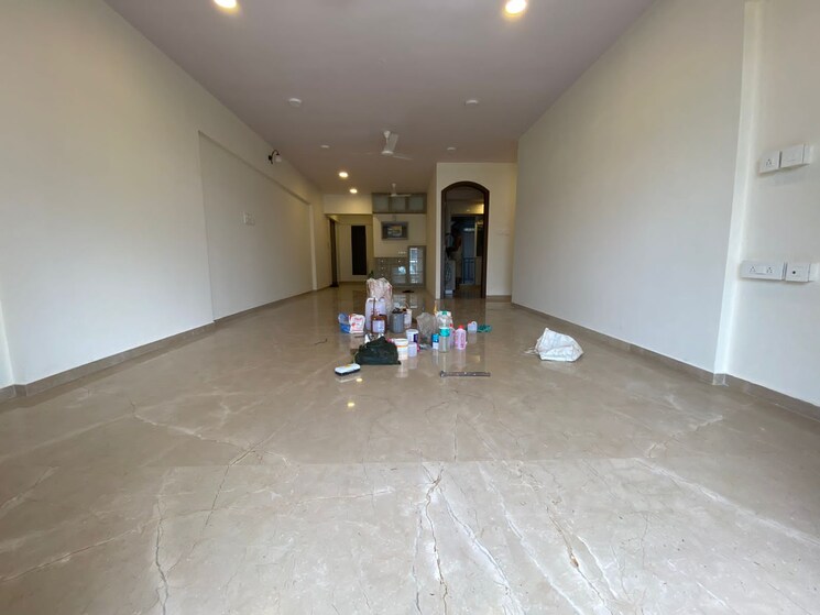  Parking, lodha-new-cuffe-parade 2 Bedroom 734 Sq.Ft. Apartment In Wadala Mumbai 7418974