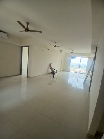 Room in 3 BHK Apartment at Sunworld Arista, Sector 168 – for Sale