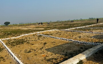 Plot For Sale in Jewar
