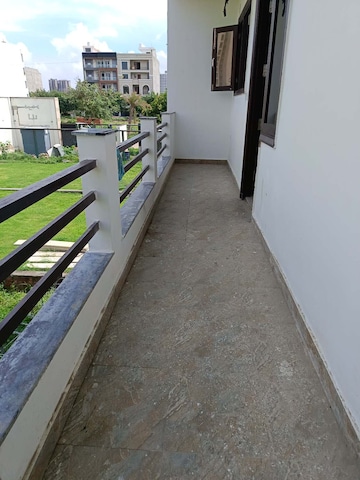 Balcony in 3 BHK Builder Floor at BPTP Eden Estate, Sector 81 – for Sale