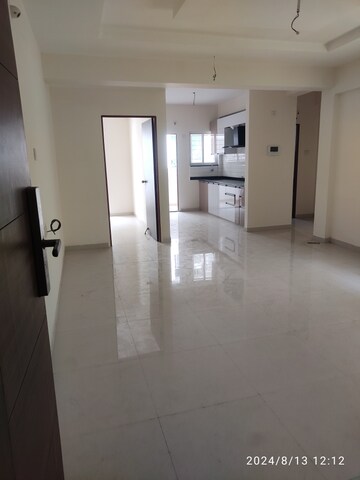 Room in 2 BHK Apartment at Besa Pipla rd – for Sale