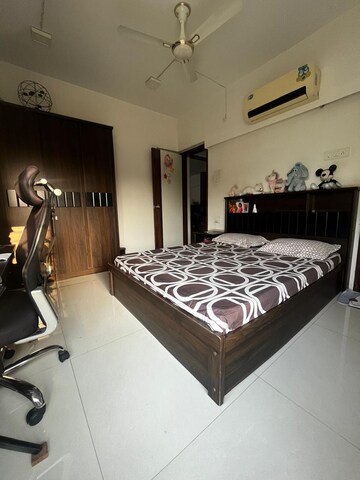 Master Bedroom in 4 BHK Apartment at Lulla Nagar – for Sale