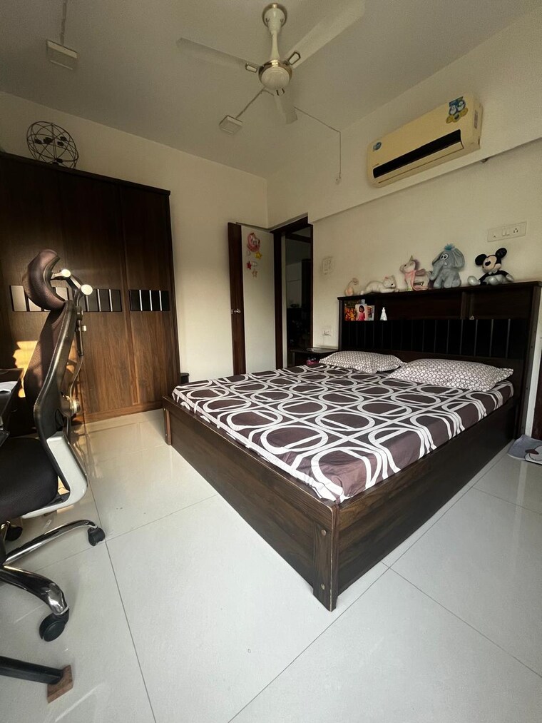 Master Bedroom, lulla nagar 4 Bedroom 1850 Sq.Ft. Apartment In Lulla Nagar Pune 7419884