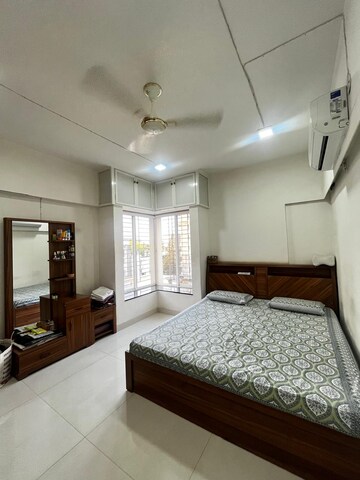 Study Room in 4 BHK Apartment at Lulla Nagar – for Sale