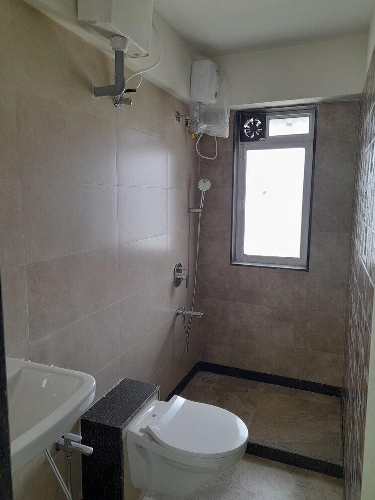 Bathroom, new-india-heights 2 Bedroom 690 Sq.Ft. Apartment In Andheri East Mumbai 7420523