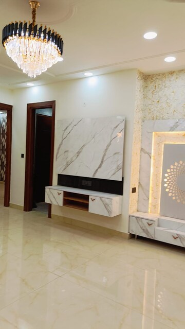 Living Room in 3 BHK Builder Floor at BPTP District Phase 2, Sector 84 – for Sale