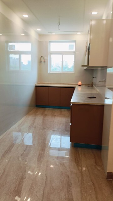 Kitchen in 3 BHK Builder Floor at BPTP District Phase 2, Sector 84 – for Sale