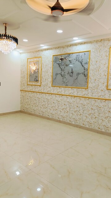 Room in 3 BHK Builder Floor at BPTP District Phase 2, Sector 84 – for Sale