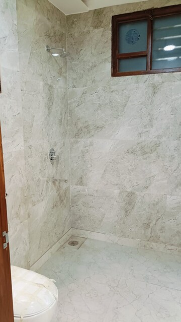 Bathroom in 3 BHK Builder Floor at BPTP District Phase 2, Sector 84 – for Sale
