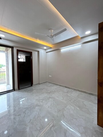 Room in 3 BHK Apartment at Jagatpura – for Sale