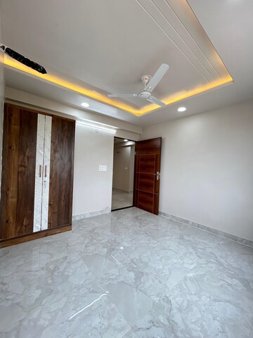 Room in 3 BHK Apartment at Jagatpura – for Sale