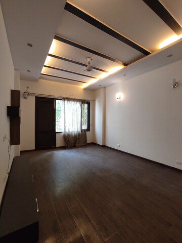 Room in 3 BHK Independent House at Ansal API Esencia, Sector 67 – for Sale