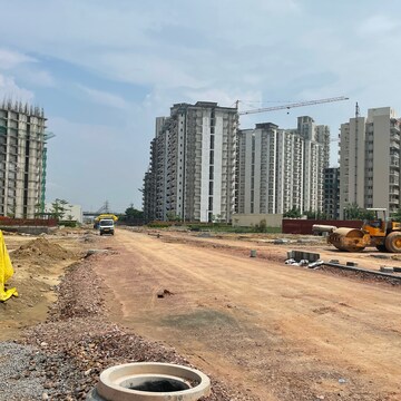  Plot For Sale in BPTP Amstoria Plot, Sector 102