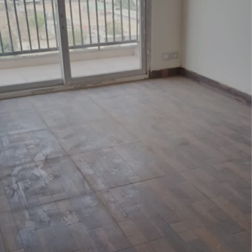Room in 3 BHK Apartment at La Residentia, Amrapali Dream Valley – for Sale