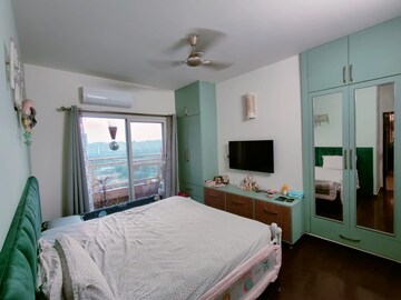 Bedroom in 2.5 BHK Apartment at Gardenia Golf City, Sector 75 – for Sale