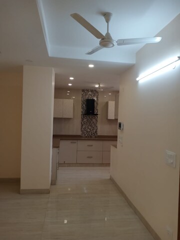 Living Room in 3 BHK Apartment at DLF Beverly Park I, Sector 28 – for Sale
