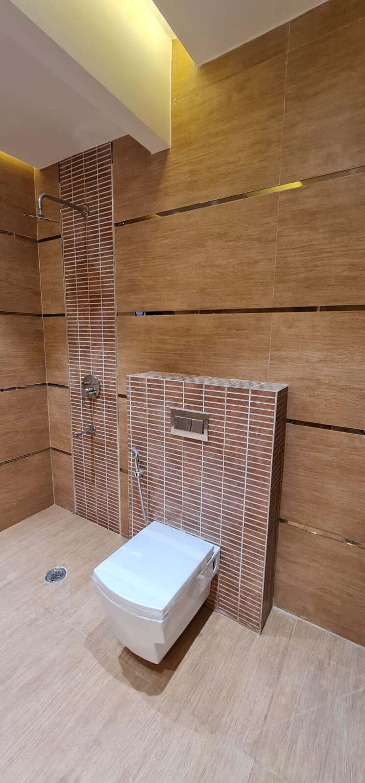 Bathroom, dlf phase ii 5 Bedroom 402 Sq.Yd. Villa In Dlf Phase ii Gurgaon 7422627