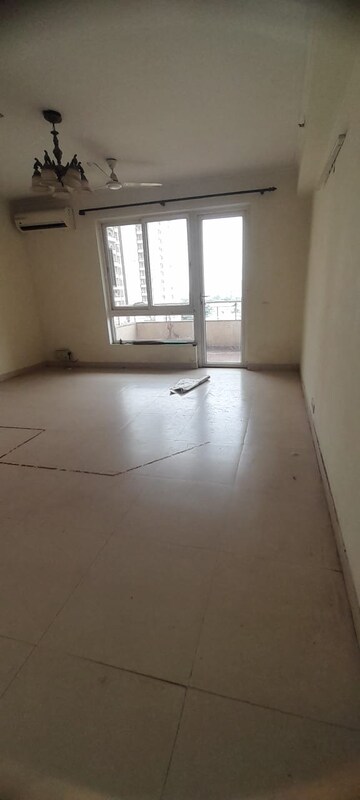 Room in 4 BHK Apartment at Ireo Skyon, Sector 60 – for Sale