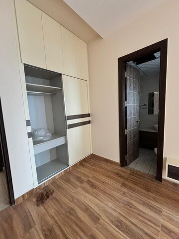 Room in 4 BHK Apartment at M3M Merlin, Sector 67 – for Sale
