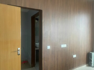 Room in 3 BHK Apartment at SS The Leaf, Sector 85 – for Sale