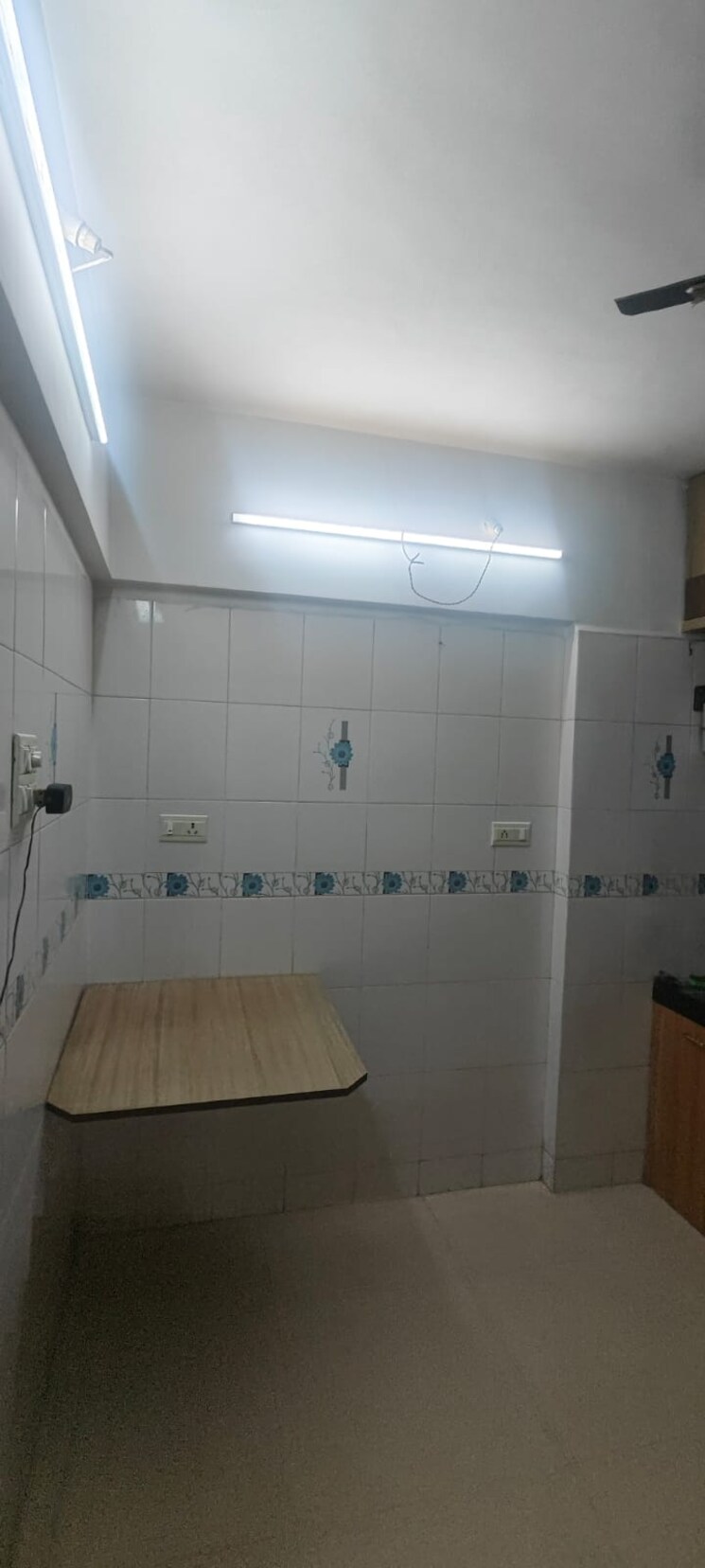Bathroom, parijat-chs-chembur 2 Bedroom 650 Sq.Ft. Apartment In Chembur Mumbai 7423019