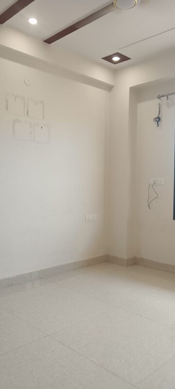 Room in 2 BHK Apartment at Ireo Skyon, Sector 60 – for Sale