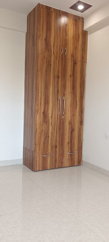 Furnished Amenities in 2 BHK Apartment at Ireo Skyon, Sector 60 – for Sale