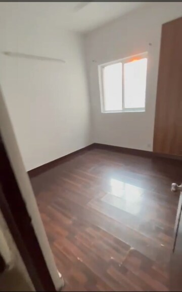 Room in 3 BHK Apartment at Paras Tierea, Sector 137 – for Sale