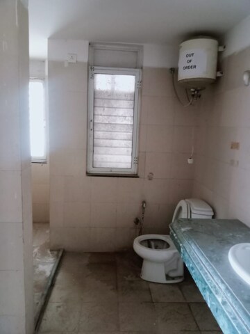 Bathroom in 3 BHK Builder Floor at BP Homes, Sector 85 – for Sale