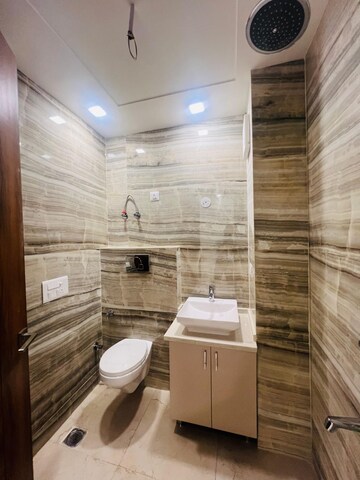 Bathroom in 3 BHK Builder Floor at BP Homes, Sector 85 – for Sale