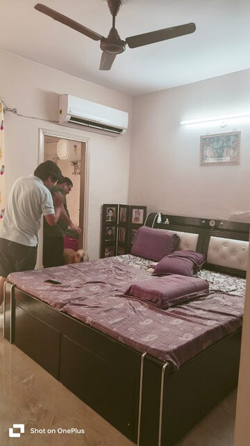 Bedroom in 3 BHK Builder Floor at BPTP Park Towers, Sector 77 – for Sale