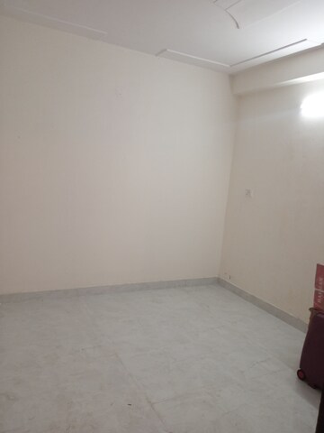 Room in 3 BHK Apartment at Zakir Nagar – for Sale