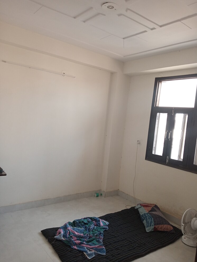 Room, zakir nagar 3 Bedroom 900 Sq.Ft. Apartment In Zakir Nagar Delhi 7423445
