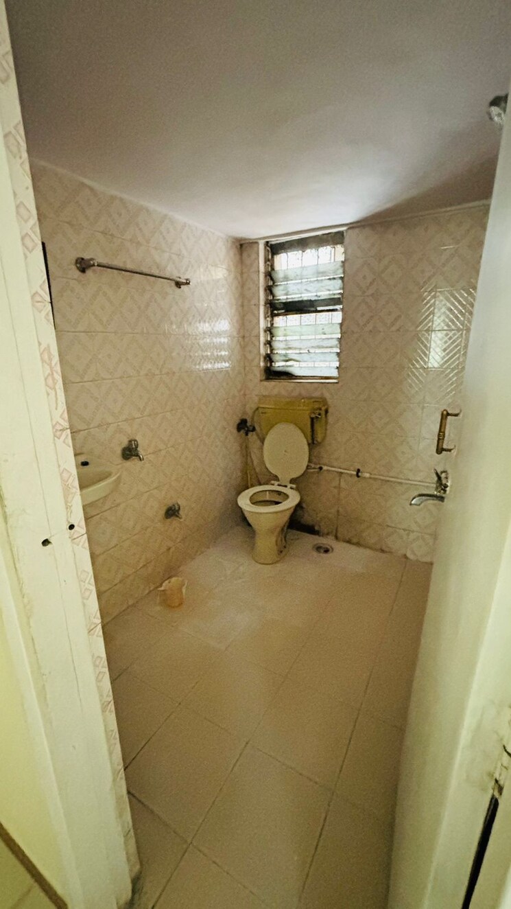 Bathroom, om-shivalaya-chs 2 Bedroom 800 Sq.Ft. Apartment In Mira Road Thane 7423666