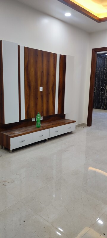 Bedroom in 3 BHK Builder Floor at BPTP District, Sector 81 – for Sale