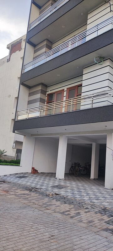 3 BHK Builder Floor – Exterior View View at BPTP District, Sector 81 - for Sale