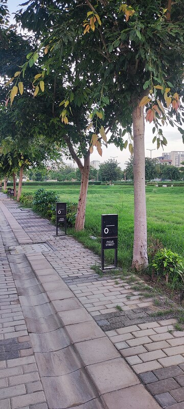  Plot – Garden View at BPTP District Phase 2, Sector 84 - for Sale