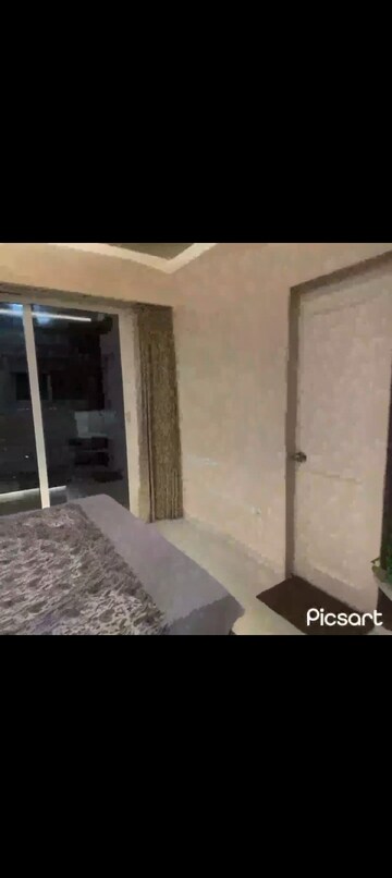 Room in 2 BHK Apartment at Raunak Unnathi Woods, Ghodbunder Road – for Sale