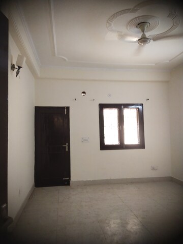 Room in 2.5 BHK Apartment at SDS NRI Residency Omega II, Omega Ii Greater Noida – for Sale