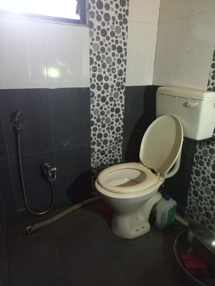 Bathroom, ajmera-complex 1.5 Bedroom 550 Sq.Ft. Apartment In Kalewadi Pune 7424123