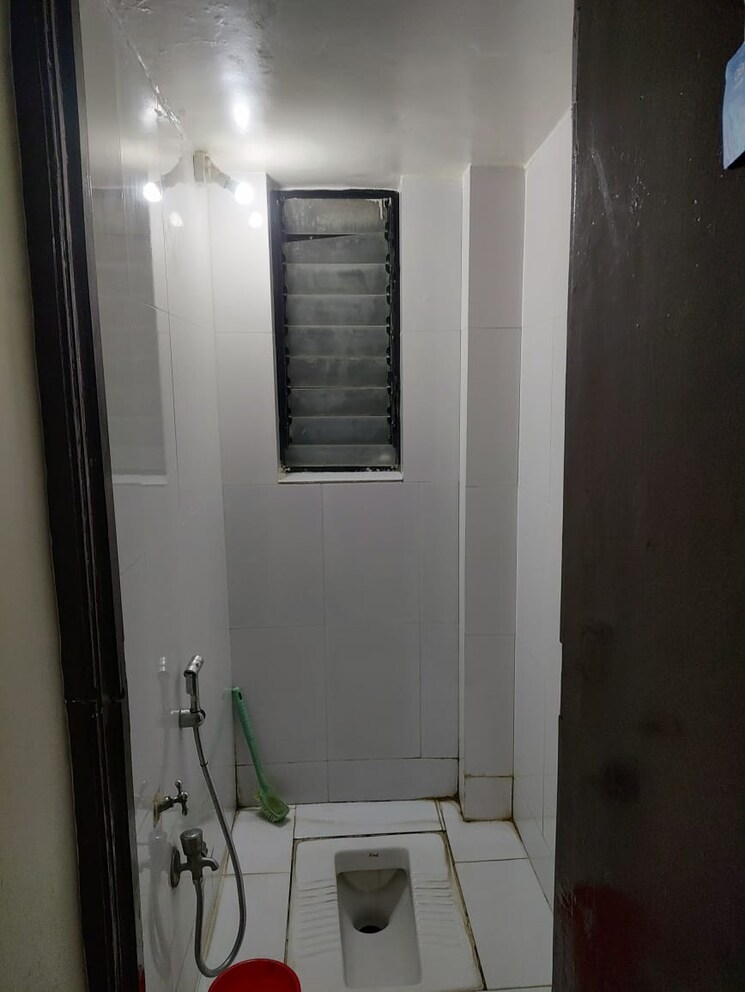 Bathroom, shree-residency-aundh 2 Bedroom 900 Sq.Ft. Apartment In Aundh Pune 7424206