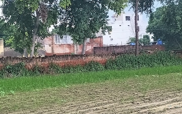 Plot For Sale in Dankaur