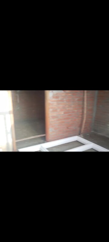 Room in 2 BHK Independent House at Kisan Path – for Sale