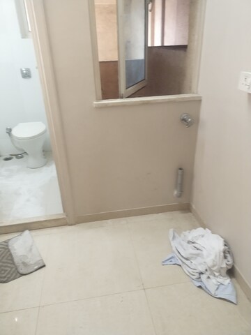 Bathroom in 3.5 BHK Apartment at Hiranandani Glen Dale, Powai – for Sale