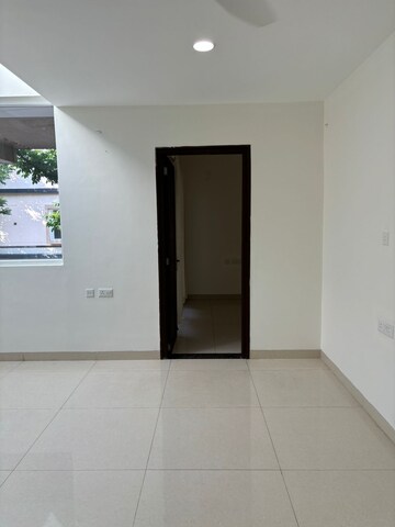 Room in 5 BHK Villa at Radhey Sancia, Tellapur – for Rent