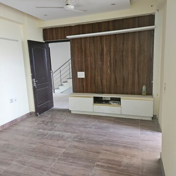 Room in 5 BHK Penthouse at Amrapali Zodiac, Sector 120 – for Sale
