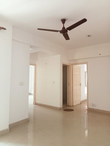 Room in 2.5 BHK Apartment at Supertech Cape Town, Sector 74 – for Sale