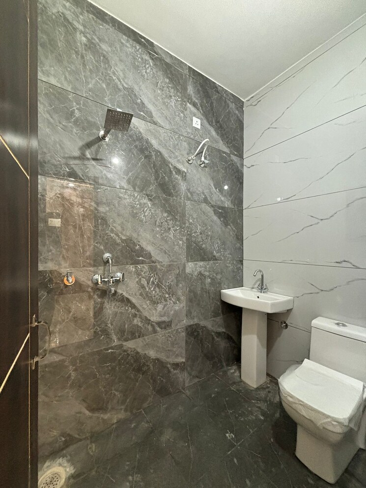 Bathroom, dasmesh nagar 3 Bedroom 850 Sq.Ft. Villa In Dasmesh Nagar Kharar 7425168