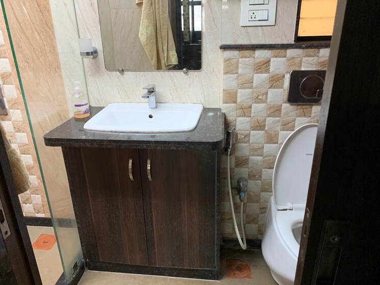 Bathroom, kia-park-apartments 1 Bedroom 550 Sq.Ft. Apartment In Andheri West Mumbai 7425178